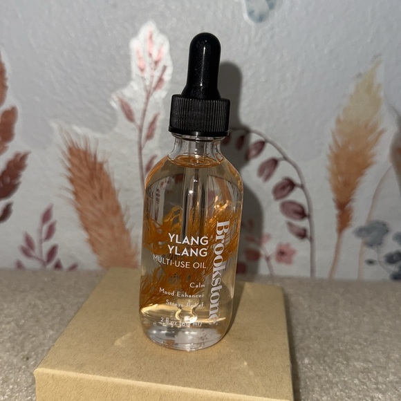 Brookstone Other - Brookstone 100% pure essential oil: Botanical Collention-Ylang Ylang Calm